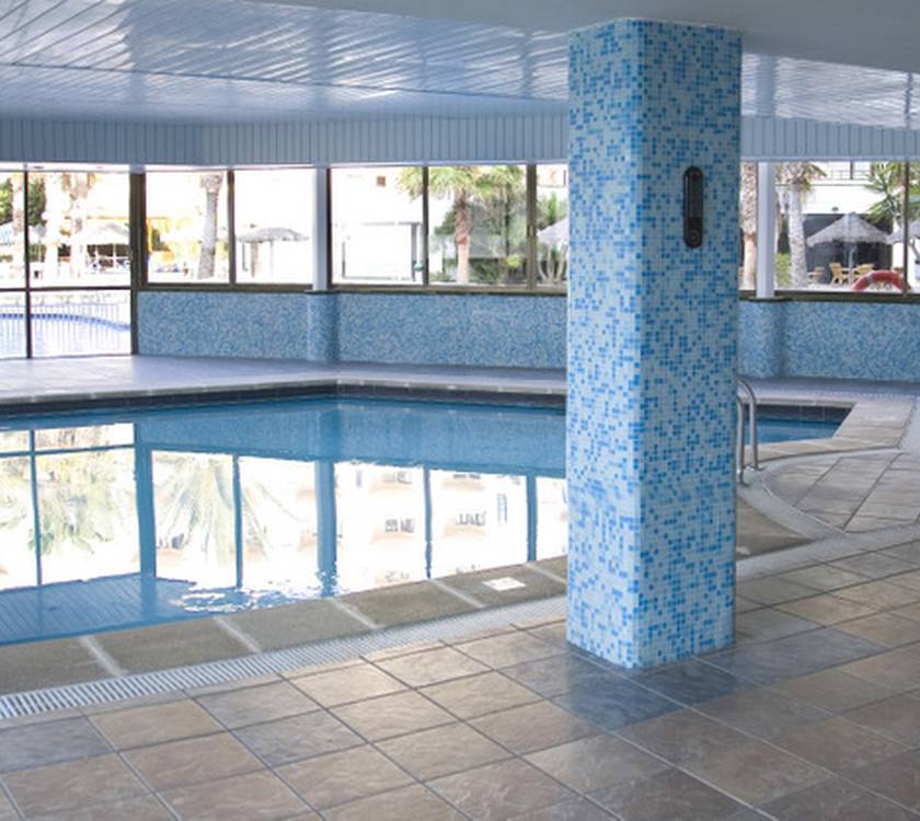 Indoor swimming pool TRH Jardín del Mar Hotel Santa Ponsa